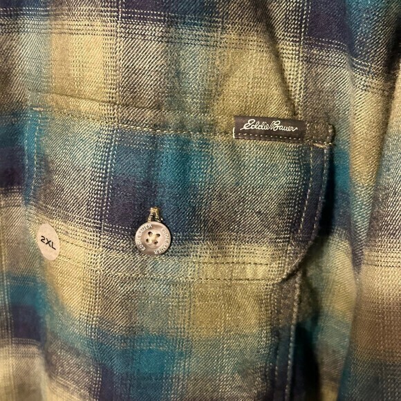 Eddie‎ Bauer Mens Flannel Shirt Relaxed Fit Plaid Long Sleeve Black Gray 2XL - Picture 4 of 5